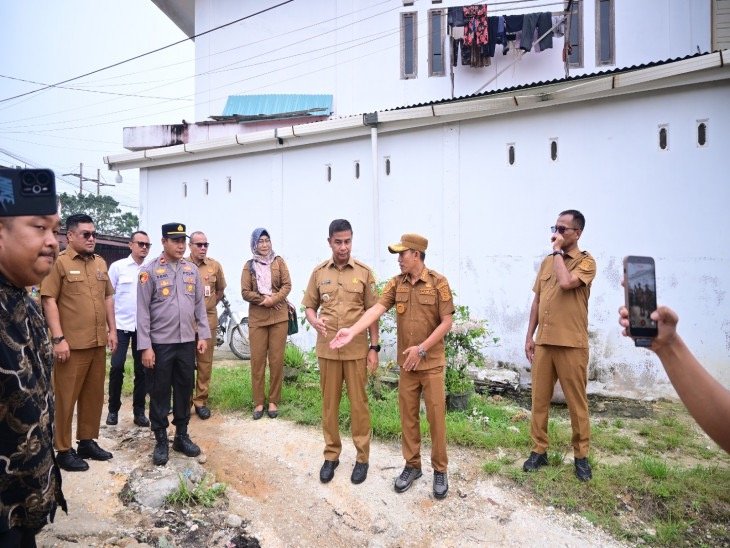 Jemput Aspirasi, Bupati Kampar Tinjau Infrastruktur Jalan, Sekolah dan Puskesmas di Tapung Hulu