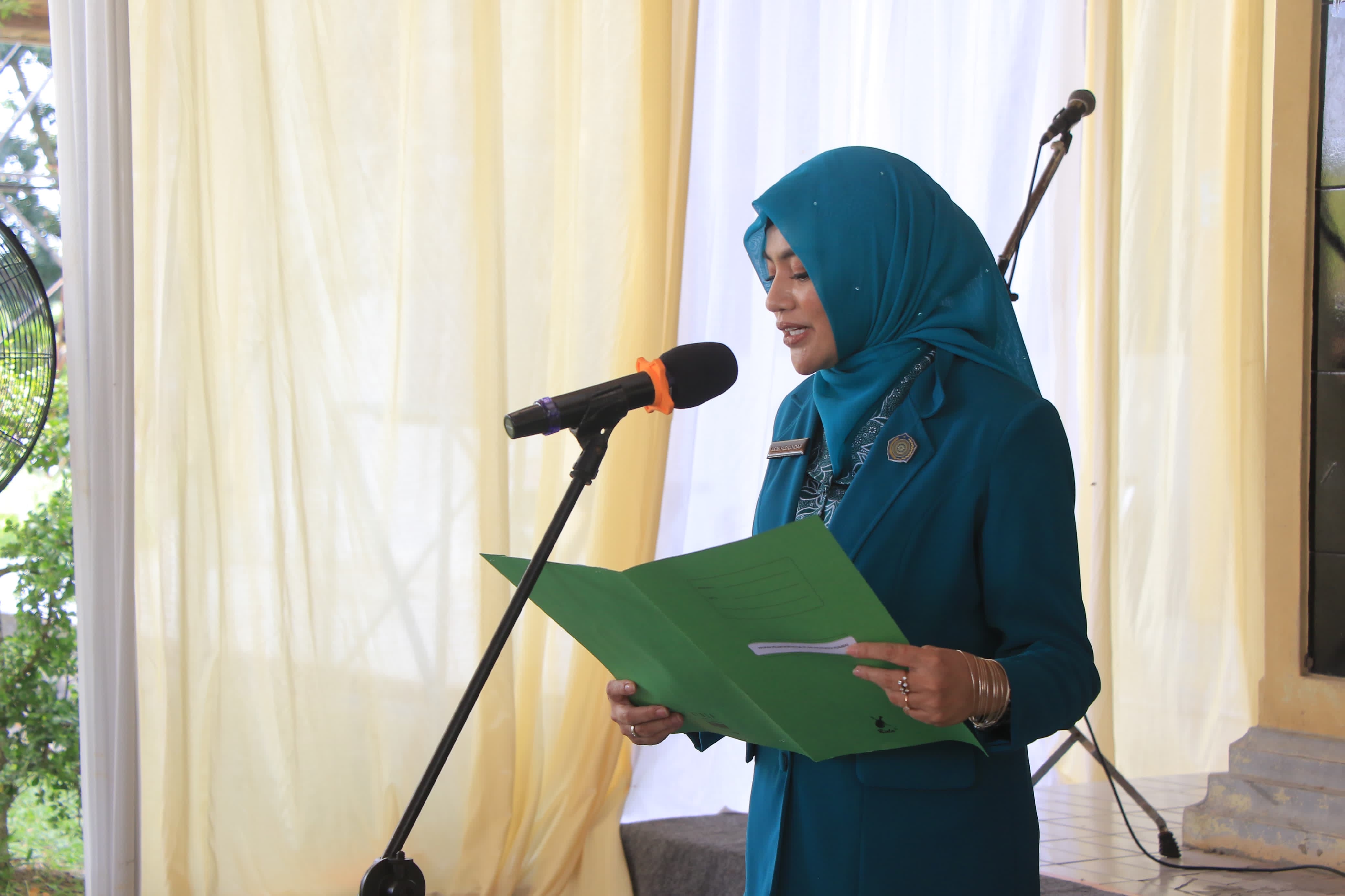 Pj Ketua TP PKK Pekanbaru Aemi Risnandar Lantik Suharni Abdul Rahman sebagai Ketua TP PKK Rumbai