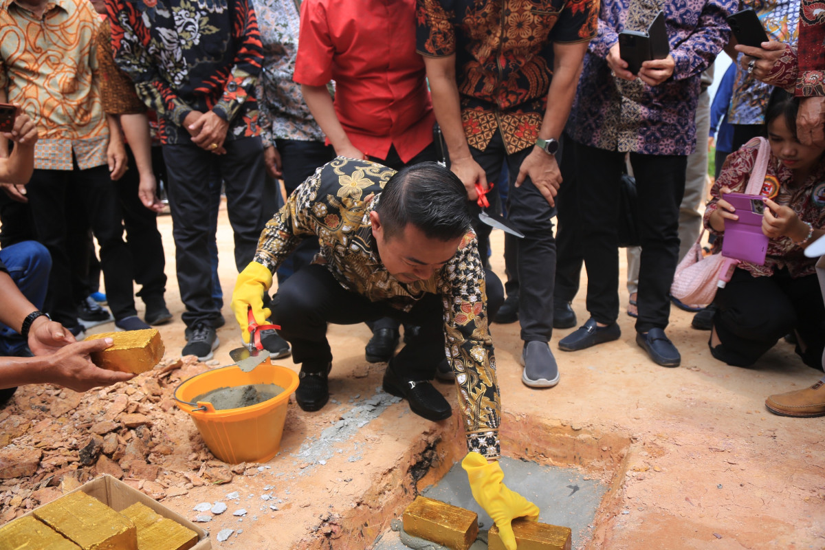 Pj Wako Letakkan Batu Pertama Pembangunan Vihara Yamaloma Dharma