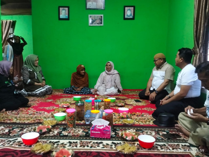 Wakil Bupati Kampar Takziah ke Kediaman Orang Tua Zulfikar Plt. Kadiskomfo Kampar Sekaligus Jalin Silaturrahmi