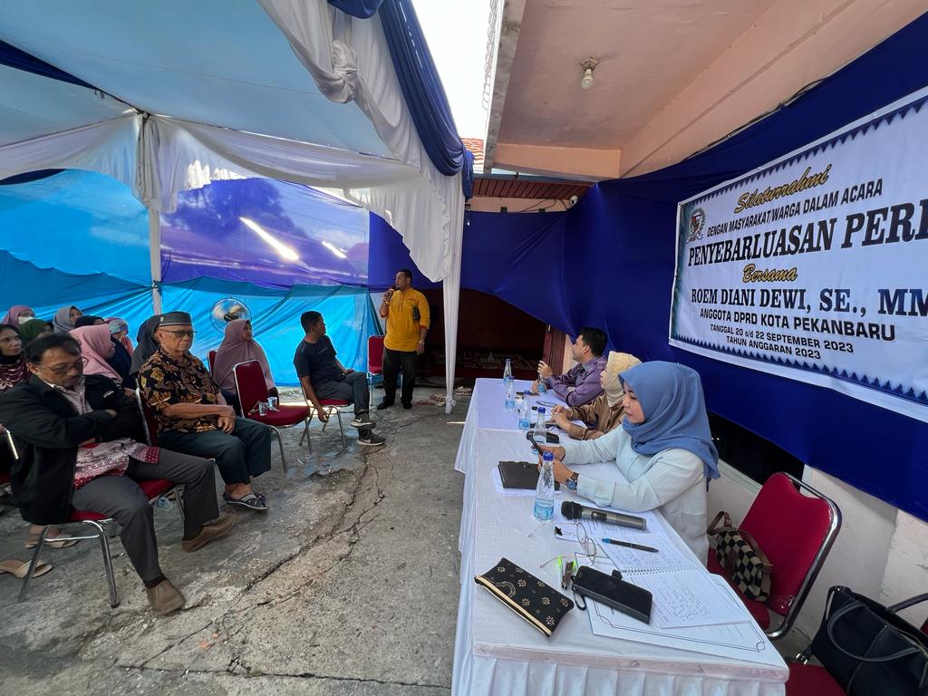 Anggota DPRD Roem Diani Dewi Laksanakan Penyebarluasan Perda No 14 tahun 2018