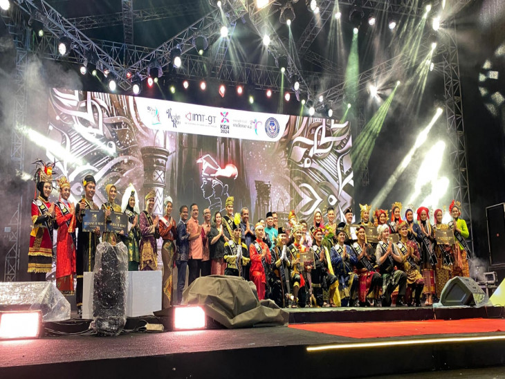 Luar Biasa, Bujang Dan Dara Kab. Kampar 2024 Sabet Piala Pada Grand Final Bujang Dara Riau 2024 Diberbagai Kategori