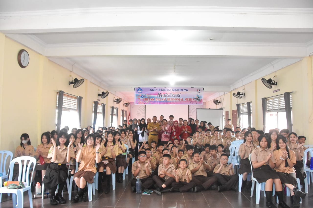 Jadi Narasumber, Sekretaris Diskominfotik Ajak Siswa SMP Dharma Maitreya Bengkalis Bijak Bermedia Sosial