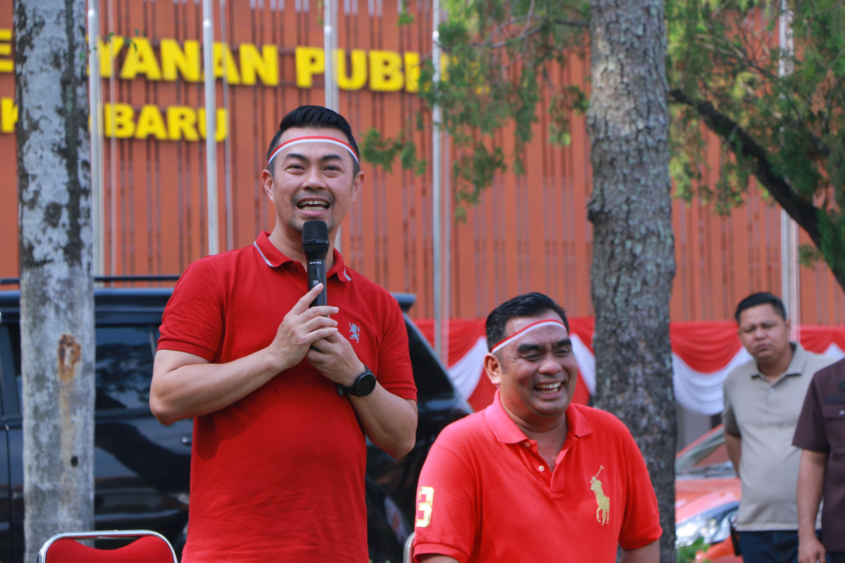 Bentuk Semangat dan Kekompakan, Pj Wako Buka Gebyar Merah Putih Praja Wibawa Pekanbaru