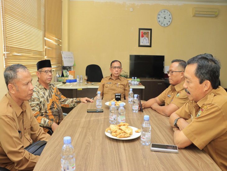 Dukung Kemajuan Pendidikan, Asisten III Setda Kampar Azwan, M. Si, Terima Audiensi Pengurus Ponpes Muhammadiyah.
