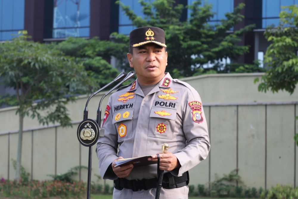 Personel Berprestasi Polda Riau Terima Penghargaan dari Kapolda, Ini Daftarnya